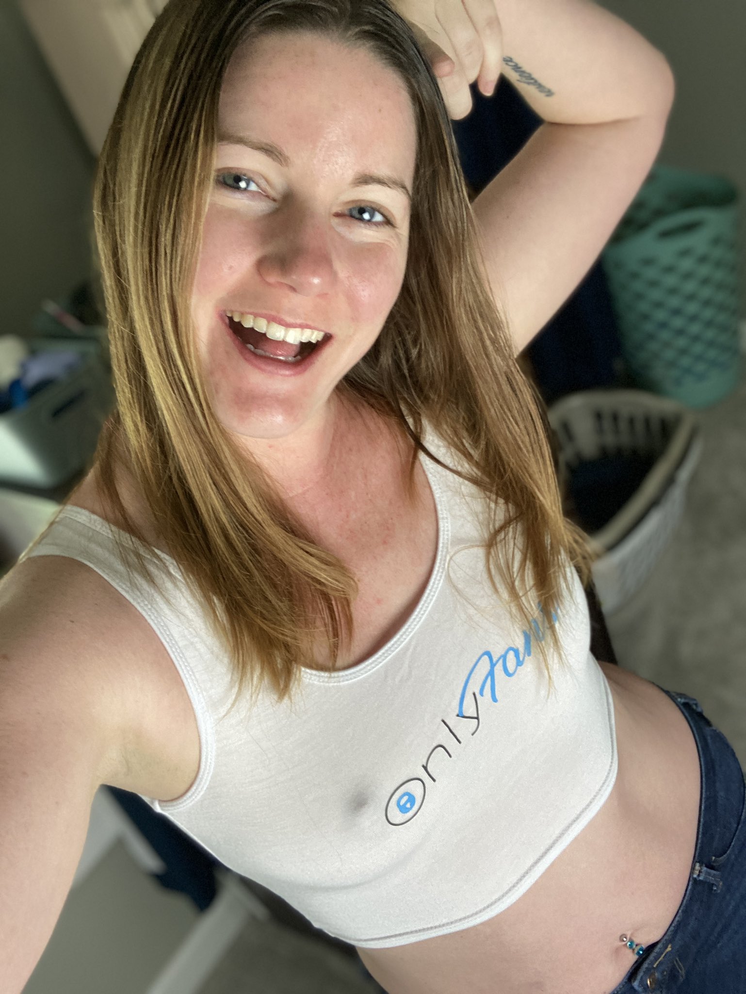 Having too much fun making a custom video for a subscriber 😍 https://t.co/mX6tVUH09t