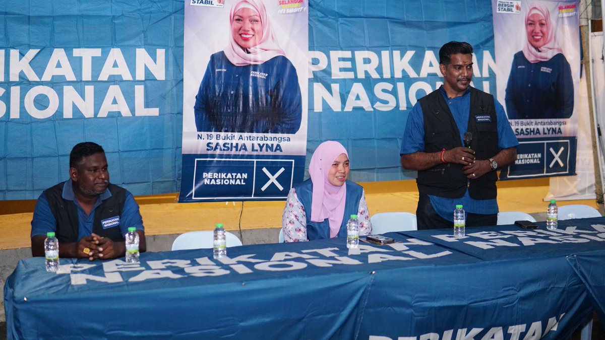 sashalyna's tweet photo. Saya berterima kasih kepada semua yang hadir untuk mendengar ceramah saya di PDM Pekan Ampang. Kehadiran anda semua, membuatkan saya teruja untuk berkongsi matlamat saya demi membantu penduduk di kawasan ini tanpa mengira bangsa dan agama.

#N19BukitAntarabangsa https://t.co/Jcd7a6AtGa