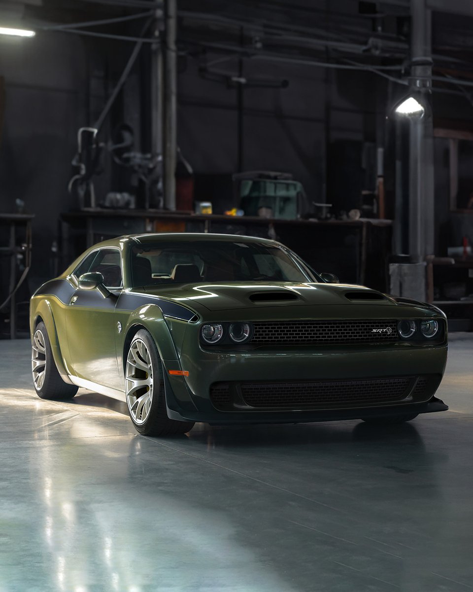 DodgeMX's tweet photo. En el día más rápido del planeta puedes sentir la potencia y la adrenalina que solo un Dodge puede ofrecer. 😏💨 #807Day https://t.co/rIO3JexFTu