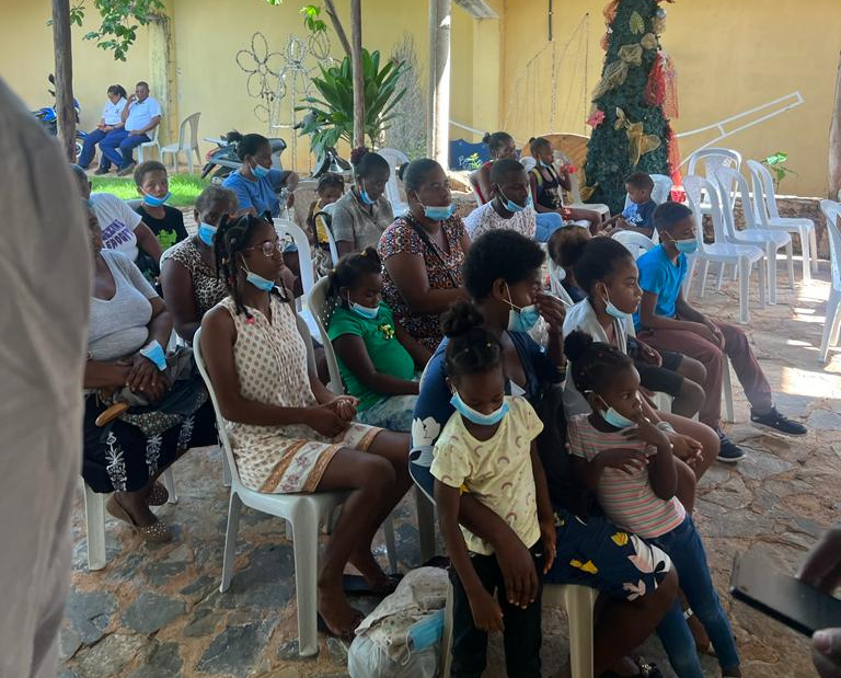 PimpeEsTuVOZ's tweet photo. #Hoy realizando un gran operativo médico en la comunidad de #LasGaleras cuidando la #salud de todos #Samana 
#PimpeEsTuVOZ https://t.co/clAMPnAEK9
