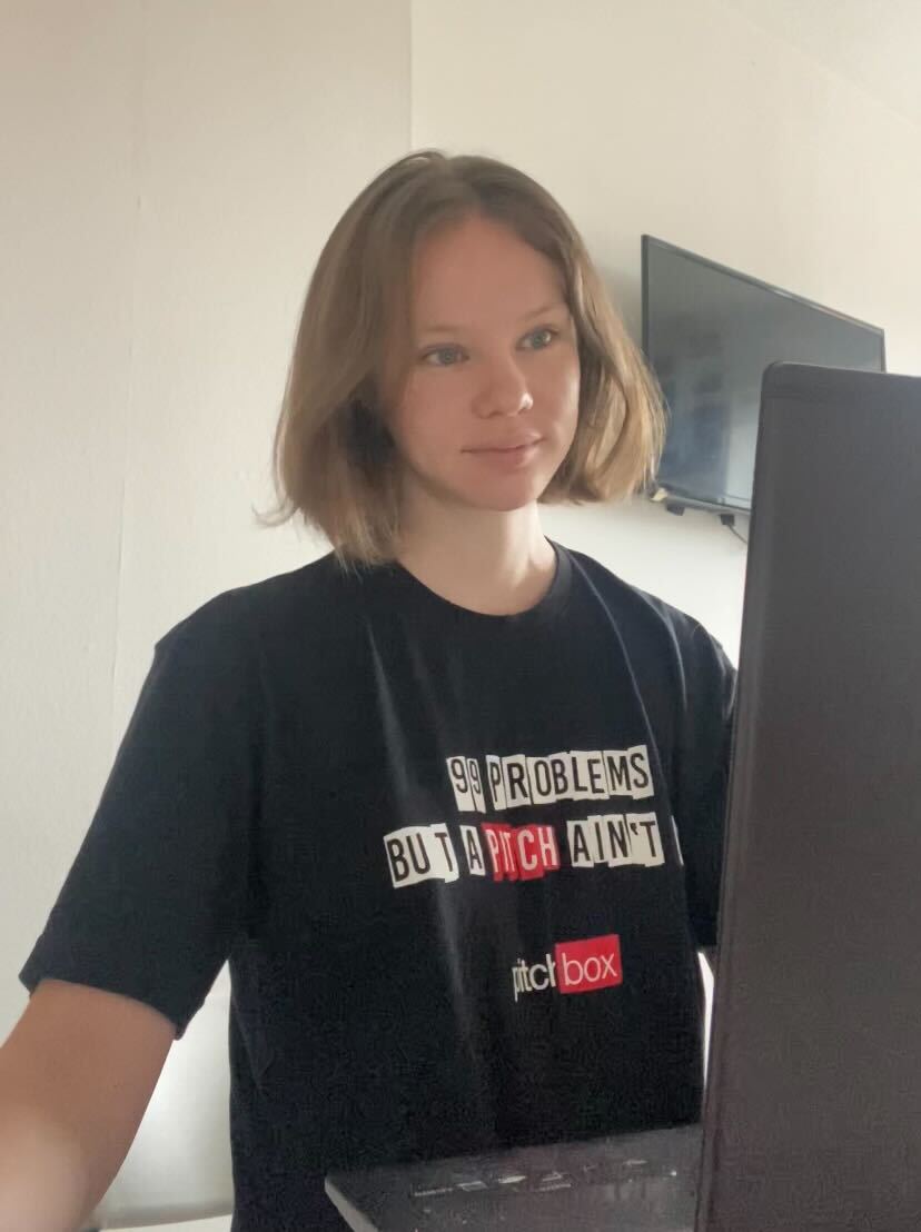 Meet Kelsey! An epic Pitchbox team member offering technical support and customer service with a smile!!! She's currently testing all the new features coming your way ;) Kelsey Likes: painting, cats and zelda Dislikes: coconut