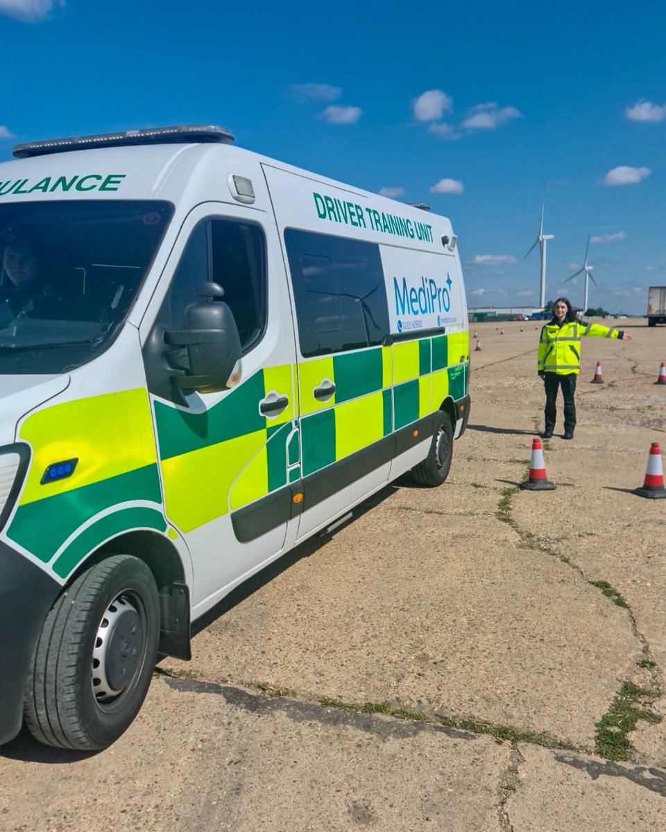 mediprolimited's tweet photo. Just some quick photos from our latest CERAD cohort from @EastEnglandAmb practicing their manoeuvres.

#CERAD #ambulance #bluelightdriving https://t.co/EuudlV30Sm