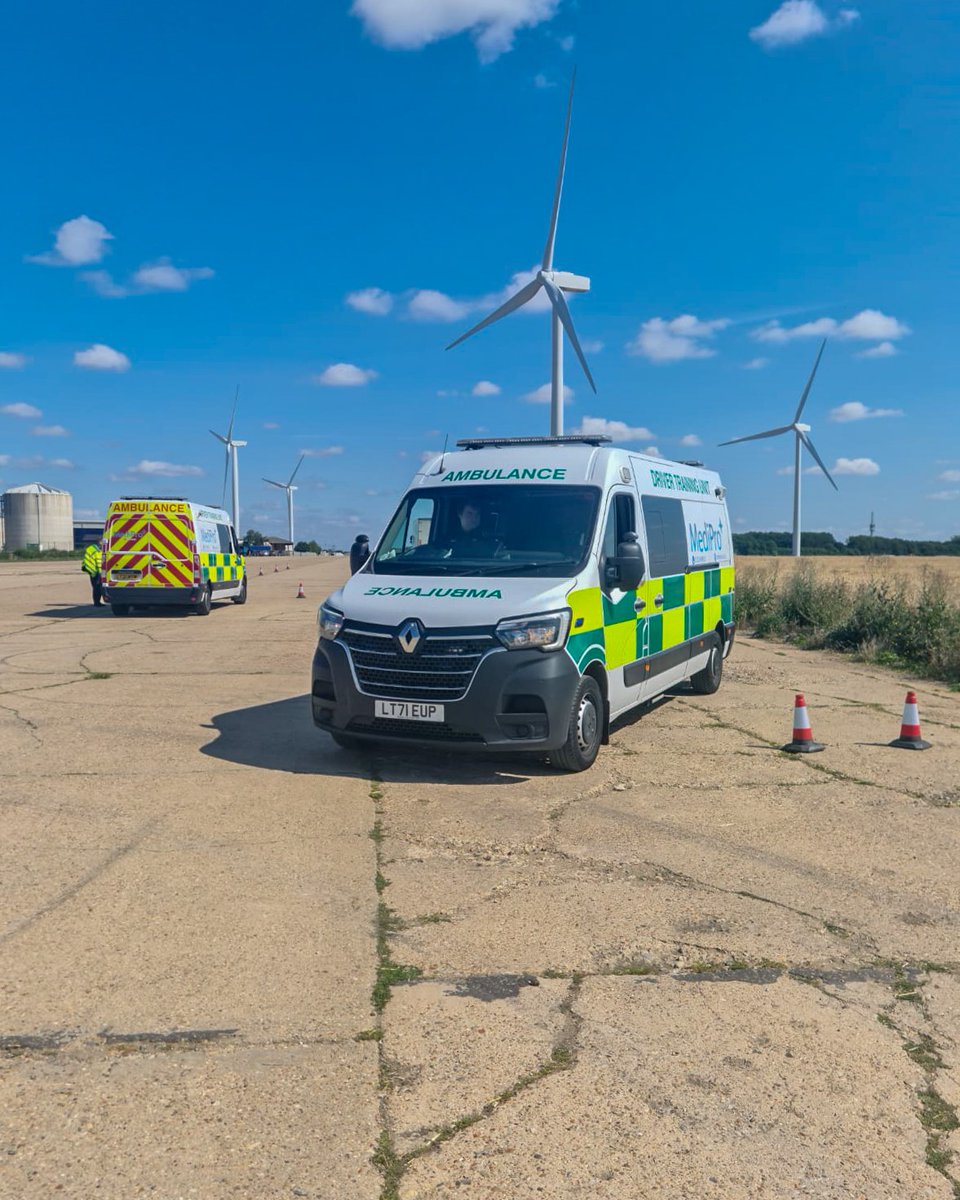 mediprolimited's tweet photo. Just some quick photos from our latest CERAD cohort from @EastEnglandAmb practicing their manoeuvres.

#CERAD #ambulance #bluelightdriving https://t.co/EuudlV30Sm