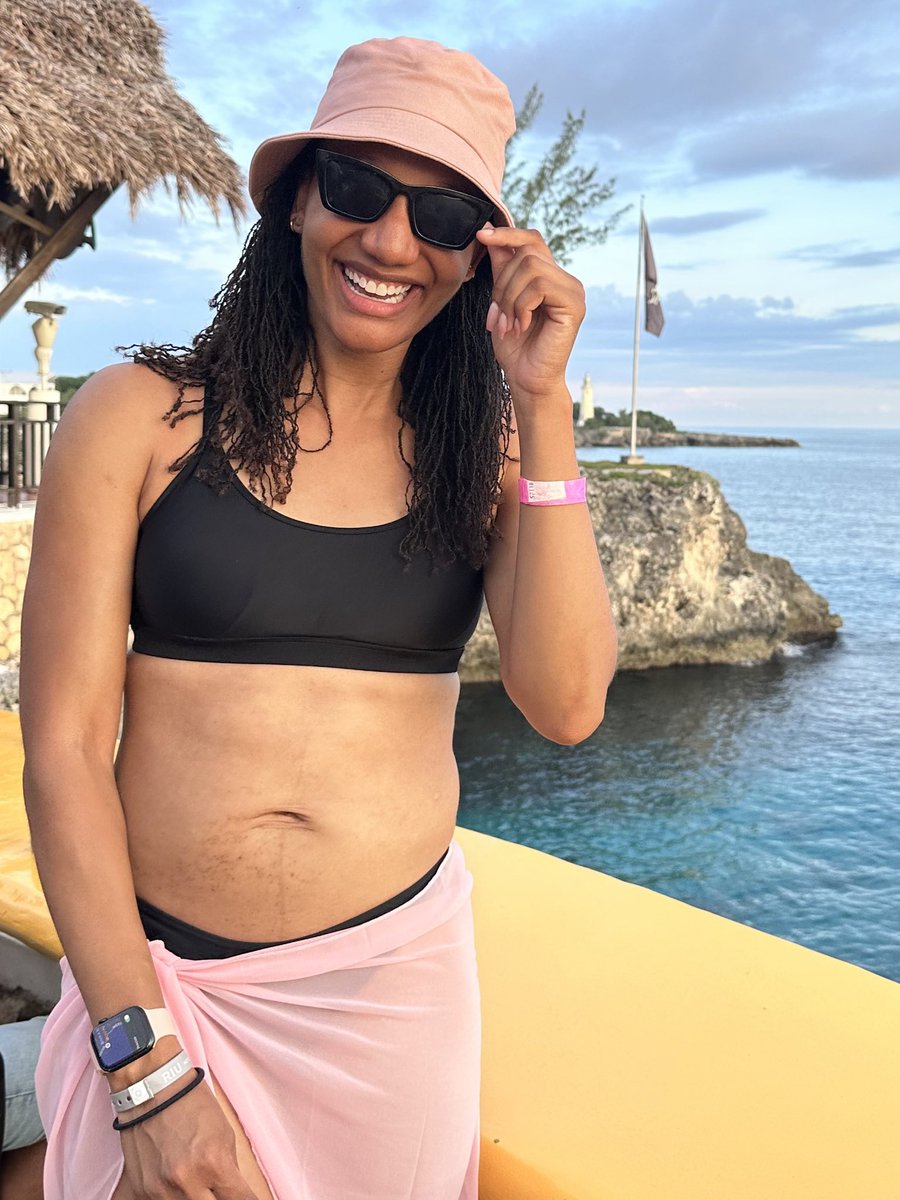 I’ve been showing skin, wearing tank tops and swimsuits for dang-near two weeks. I don’t think I can go back to “regular” clothes! #vacationmode #summatime