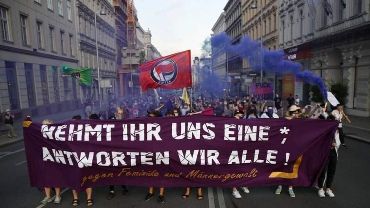 RadikaleLinkeAT's tweet photo. Am 24. August auf die Straße! Wir teilen den Aufruf unserer Genoss:innen von Claim the Space:

#claimthespace Kundgebung am ex. Karlsplatz, Donnerstag 24.8.2023, 19.00h
- Stories Not Told (Enough) - #openmic
Als Claim the Space politisieren wir Femi(ni)zide und das gesamte /1 https://t.co/g2cVOz6y2c