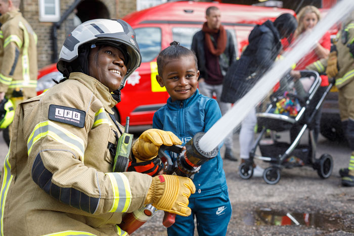 Come meet your local firefighters tomorrow at #Euston Fire Station's open day. It's set to be a great day with something for the whole family @CamdenLfb orlo.uk/8j91c 📍Euston Fire Station ⏰ Saturday 12 August 12pm - 5pm