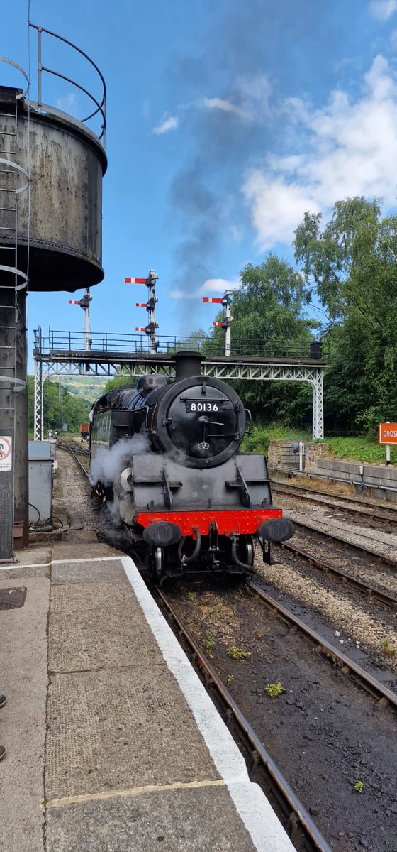 SVRSteam's tweet photo. New video out now!
2 part series at the North Yorkshire moors railway. Window footage and mega noises from 80136. Part 2 coming next week and I would definitely recommend watching it. Even more than the first. Part 2 involves boiler lifts, 5428 and the 9F

https://t.co/VGozD694Qv https://t.co/dFp1wZI88p