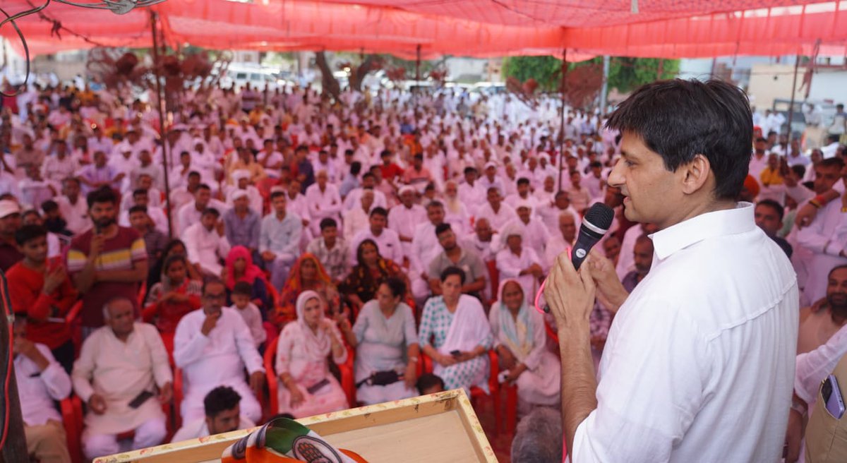 DeependerSHooda's tweet photo. आज आदमपुर के गांव सीसवाल में आगामी 20 अगस्त को हिसार में होने वाले 'विपक्ष आपके समक्ष' कार्यक्रम की तैयारी हेतु हलके के वरिष्ठ नेताओं और कार्यकर्ता साथियों संग महत्वपूर्ण बैठक कर तैयारियों का जायजा लिया। https://t.co/e7KdDOKC0y
