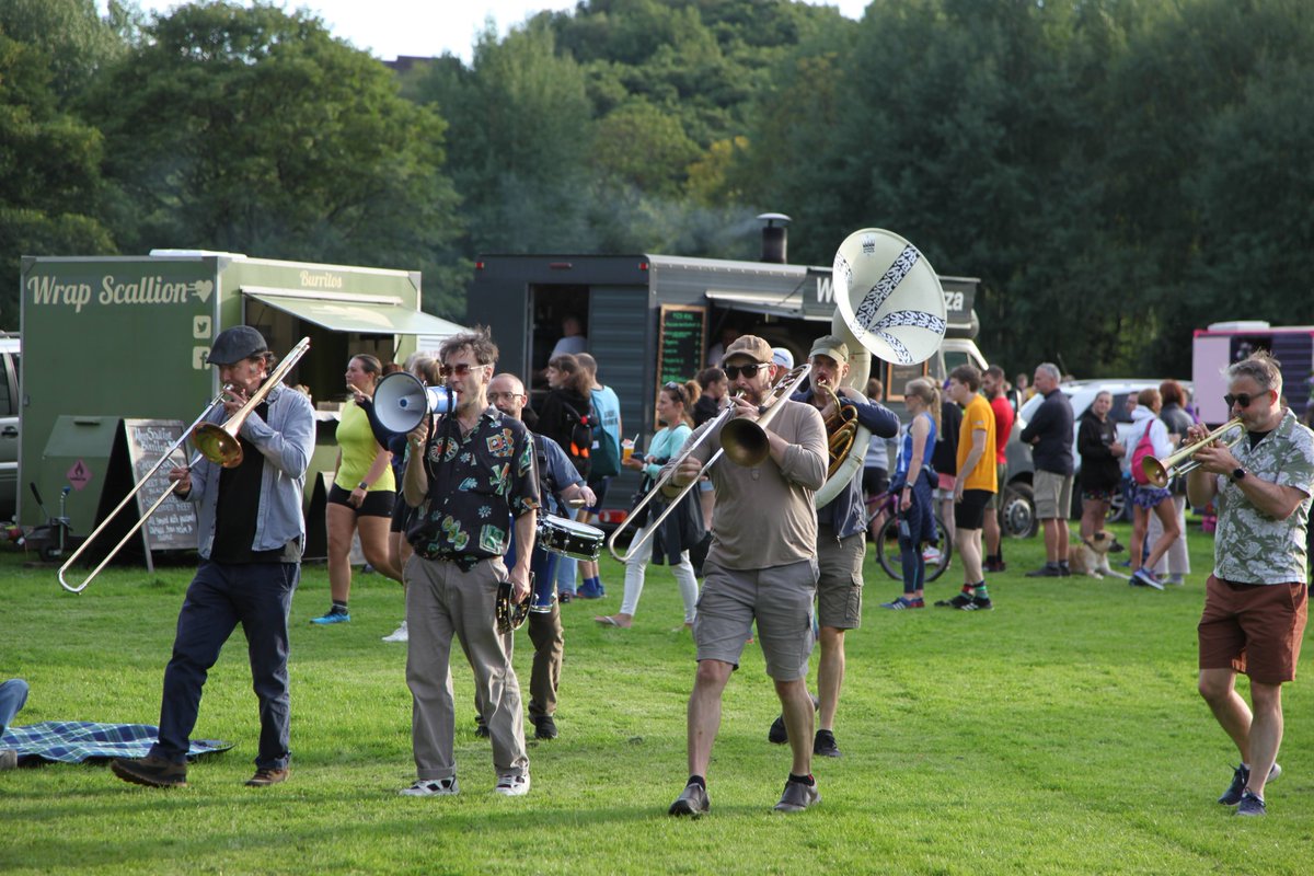 RammyRunClub's tweet photo. Hats off to The Night Creatures for creating such an incredible atmosphere yet again! 🎺 https://t.co/ygQNpOj3Sv