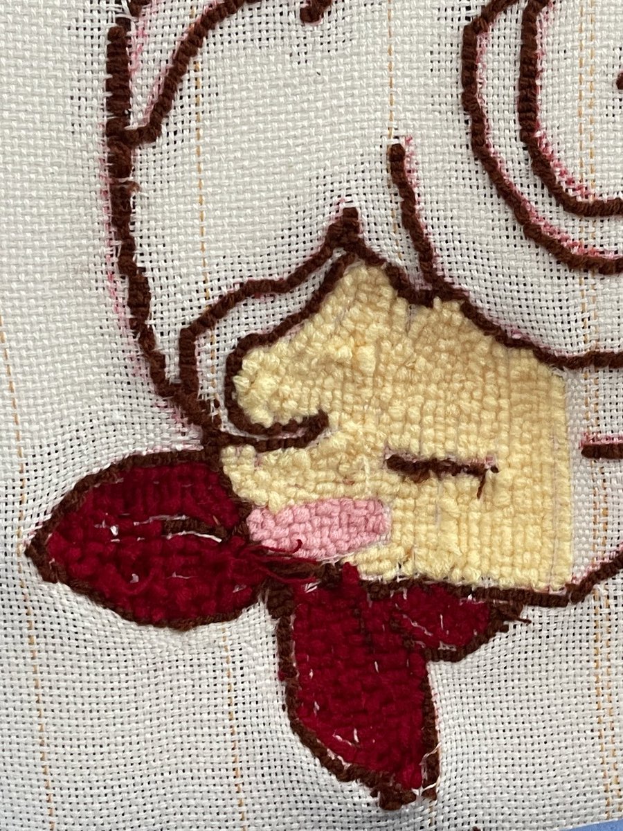bluinica's tweet photo. Forced my friends to do some Tufting today, made a small Wally rug from Welcome Home 
´｡• w •｡`) https://t.co/TYYQ6OVfm2