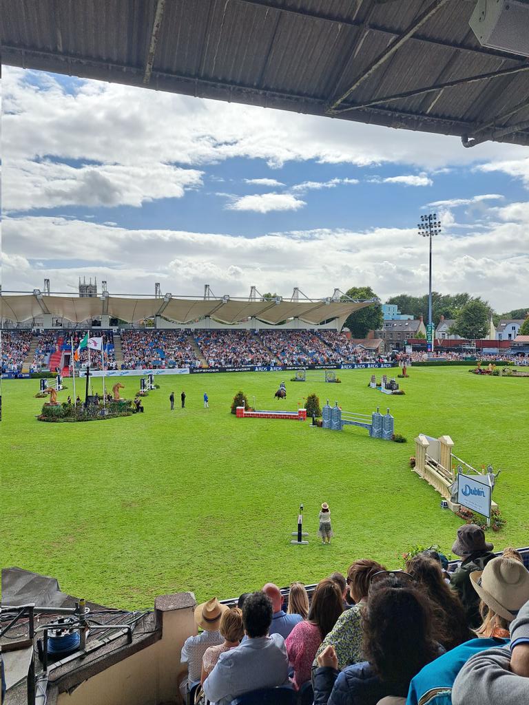 DublinHorseShow's tweet photo. A full Arena here at the #DublinHorseShow to watch the @LonginesEq @FEI_Global Jumping Nations Cup! The excitement is palpable amongst the crowd!
#BeProud #23DHS #JumpingNationsCup https://t.co/dBLWwQrqRh