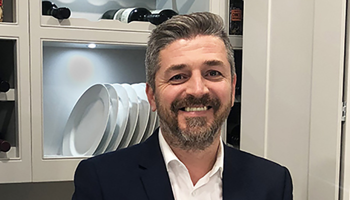 Industry news: Mark Mills updates customers on developments at @MerewayKitchens 👉 ow.ly/We0V50PxAuE
#kbb #retail