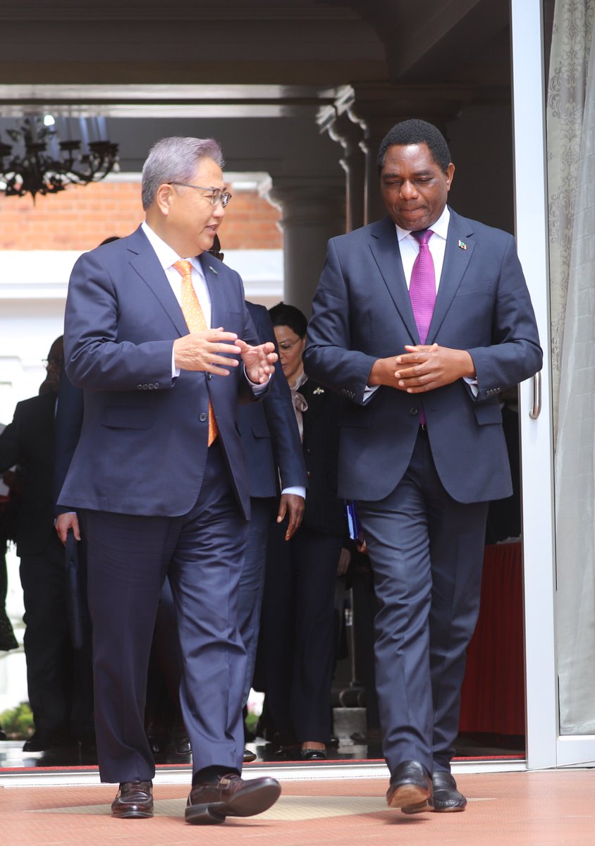 HHichilema's tweet photo. Met with @SouthKorea’s Minister of Foreign Affairs, @FMParkJin &amp; explored areas of collaboration including value addition to critical minerals, green energy, agric mechanisation &amp; digital tech. Looking forward to upgrading our strategic partnership to benefit the people of 🇿🇲&amp;🇰🇷 https://t.co/7CbpNYFkul