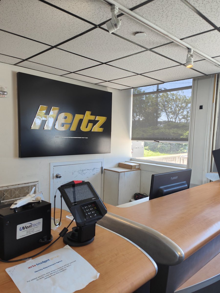 JoseBelltall's tweet photo. @Hertz Ens heu deixat tirats a Belfort (Massachusetts), no teniu vergonya, espero que com a minin, ens torneu els calers. https://t.co/k4K0OWI1d7