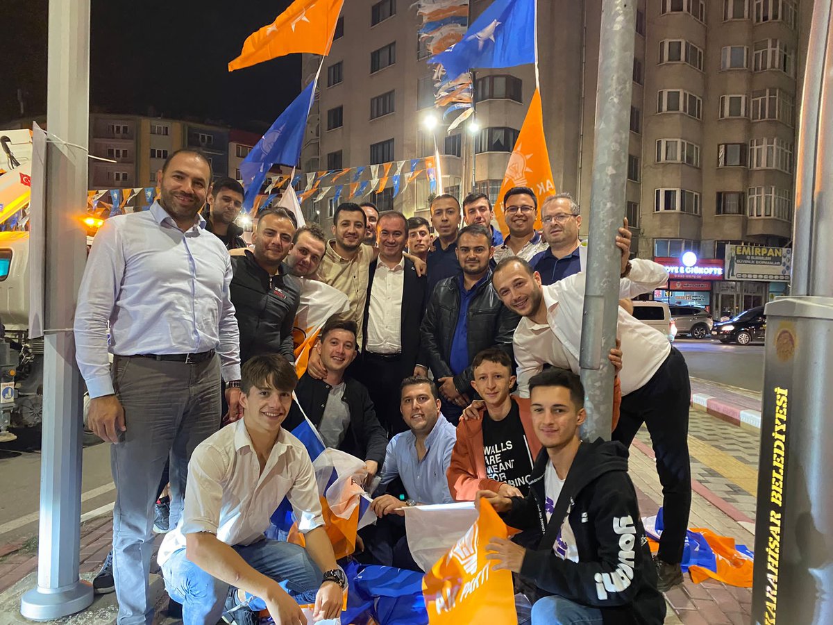 Her daim yanımızda, gece gündüz demeden her türlü derdimizle dertlenen, başkandan öte ağabeyimiz 
<a href="/huseyinulucay03/">Hüseyin Ceylan Uluçay</a>