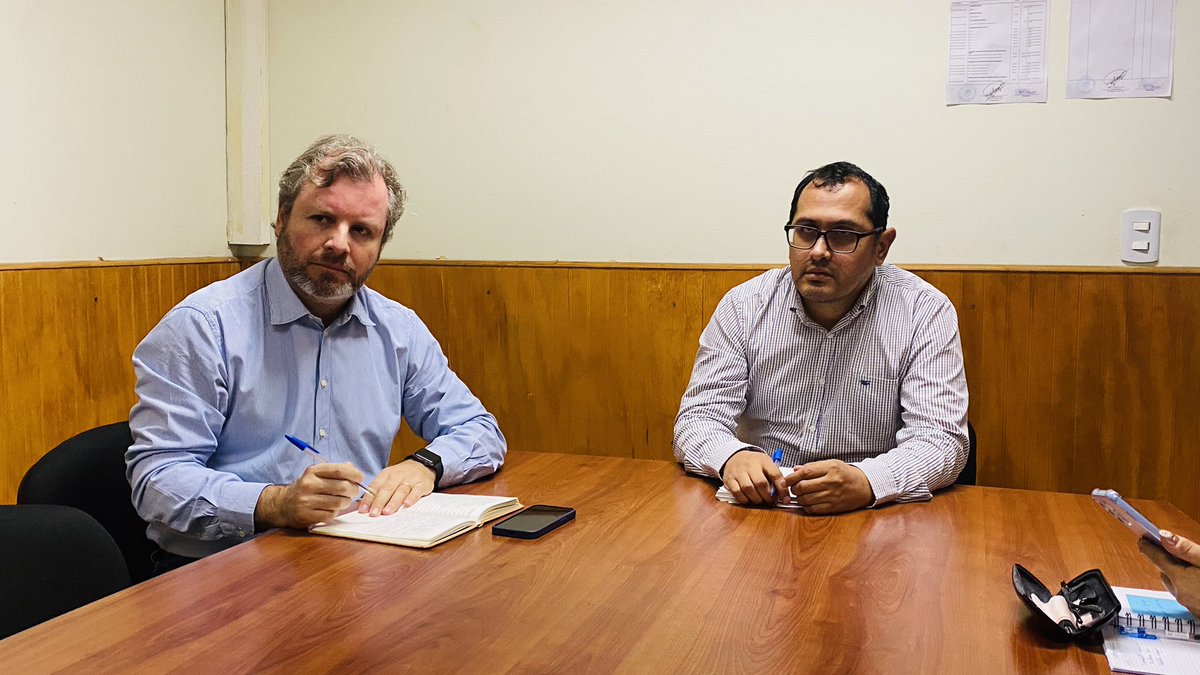 MTTTarapaca's tweet image. #AgendaMTT 🗓️ | SeremiTT Roderick Solís se reúne con diputado @RenzoTrisotti y dirigentes/as vecinales de Iquique y Alto Hospicio para dar respuesta a requerimientos de JJVV  ✅ 

#ChileMejorConectado 🚍 🚕  📡 📲