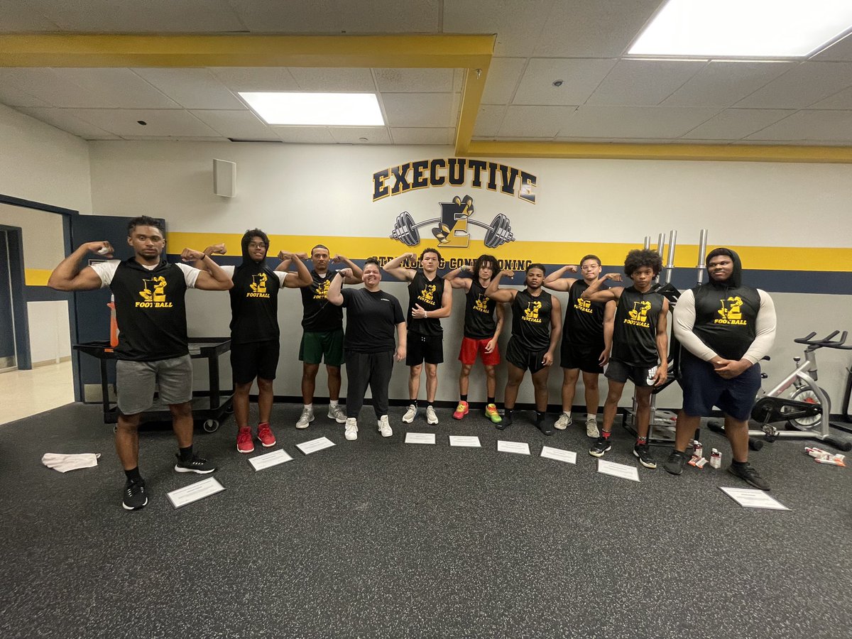 CoachLo3's tweet photo. Iron Raptors of the Summer .

These guys worked their asses off the last 9 weeks. Every single dude is stronger, more explosive &amp; up in body weight.

So blessed to coach at a school with athletes &amp; a staff like we have here at Executive.

🦖💪🏽 https://t.co/FyYmY2IIqR