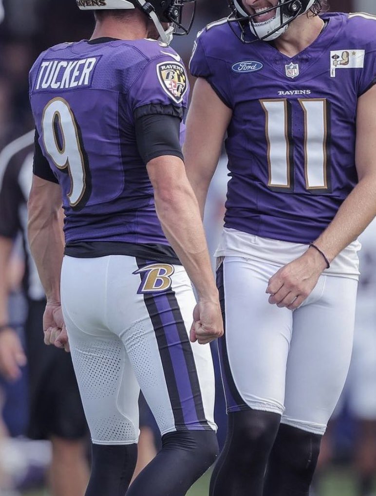 FlockCwood's tweet photo. Hold up https://t.co/oOv442GAzw