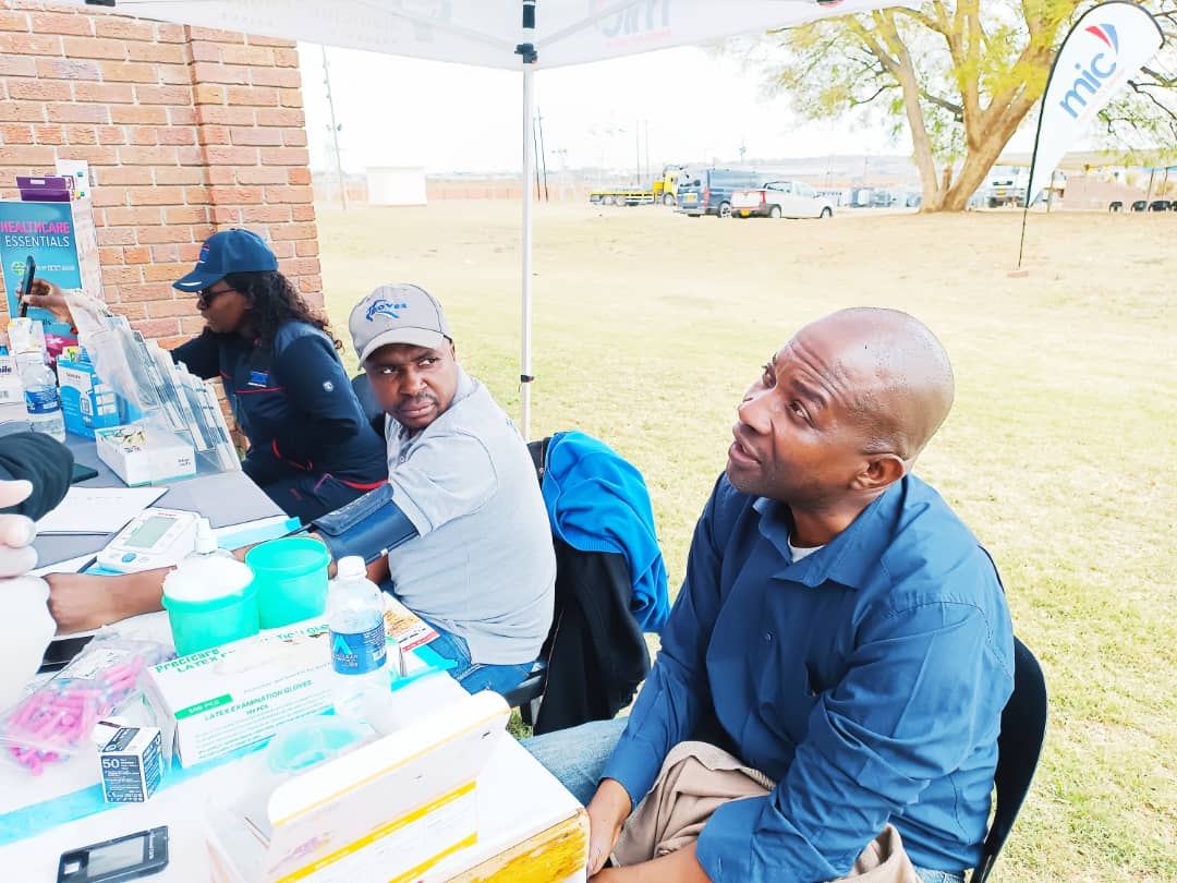 Pathlabzim's tweet image. Today our outdoor office was Zimbabwe Power Company  Head Office for their  Employee wellness day.

Our team performed POC tests as well as share useful health information.

#employeewellnessmatters 
#wecareaboutyourhealth 
#pathlabs