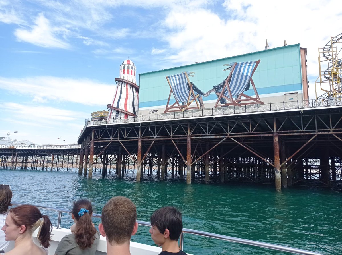 All aboard! ☀️🌊🏴‍☠️ Yesterday the ELC crew enjoyed cruising around the Brighton coastline while bathing in the beautiful sunshine. #elcbrighton #elcgroup #elcfamily #socialprogramme #studyabroad #brightonandhove