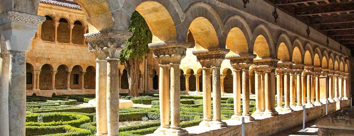 mariaram021's tweet photo. Ancient architectural builders remind us of the timeless power of creativity, innovation and dedication Their ability to construct awe-inspiring structures with limited resources is a testament to human potential #AncientWisdom #ZJUGSS #InnovationThroughHistory @ZJU_China #Day10 https://t.co/tYypw6f5ik