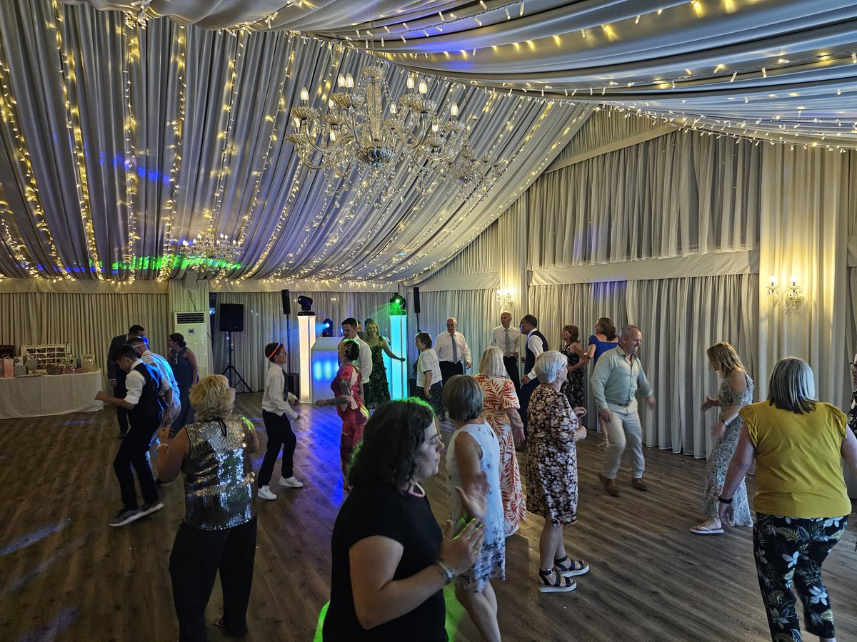 DjMikeFlash's tweet photo. What a great wedding yesterday! 😍

One guest said, "I've been to 5 weddings this year, and this was the best disco." 👌 😊

#MobileDJ #wedding #Party #DJ https://t.co/cVhJc8wnda