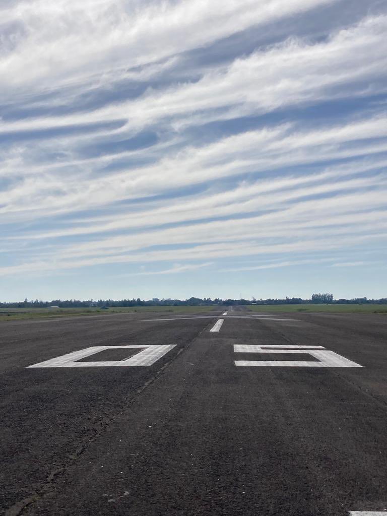 Junto al Presidente de CTM Salto Grande <a href="/CarlosAlbisu/">Carlos Albisu</a> visitamos las obras en marcha del nuevo Aeropuerto Internacional de Salto. 
Un aeropuerto moderno, que se espera este operativo antes de fin de año y mejorará la conectividad de la región noroeste de nuestro país.