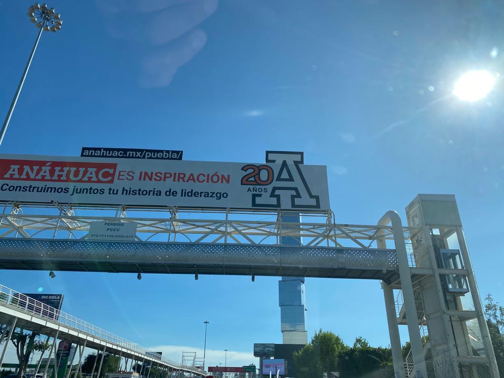 azuvitoficial's tweet photo. ¡Felicidades @UAnahuacPuebla por su 20 Aniversario! https://t.co/bAZA4T5zSJ