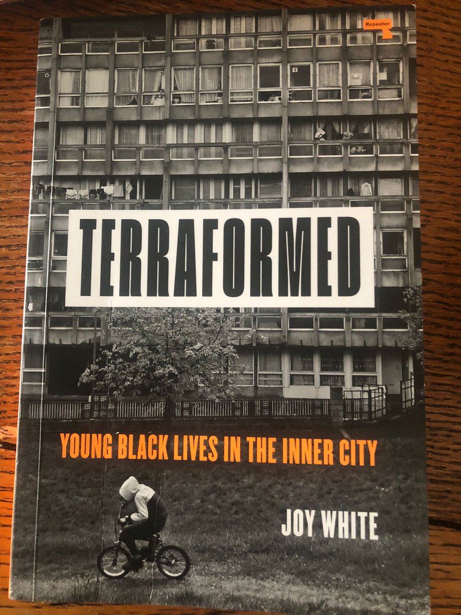 Thrilled to have <a href="/JoyWhite2/">Dr Joy White</a>  on board for our London Culture Exchange day funded by <a href="/FdnFutureLondon/">Foundation for Future London</a>  <a href="/westfieldstrat/">Westfield Stratford City</a> . Leading an interactive session exploring cultural themes &amp; touching on her book Terraformed, giving insights into our Eastend communities.

#SocialArkFamily💙