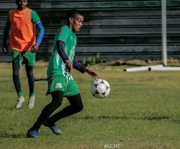 LesFootballNews's tweet photo. #Transfer_News 
Lijabatho FC signs Motsamai Mohami on 2year deal from LCS FC https://t.co/V4llcKi9bg
