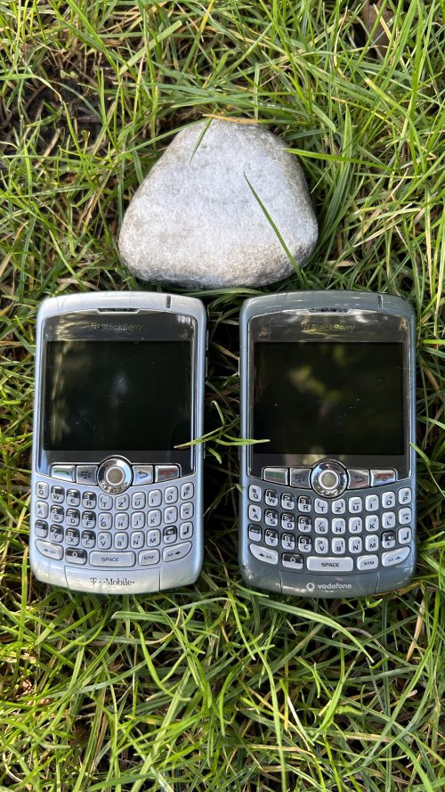 thebbcollector's tweet photo. BlackBerry History (21): BlackBerry 8300 https://t.co/jRw9Pr30Ll #bbugks #blackberrycollector #blackberrycollection https://t.co/RAXIaM986Q