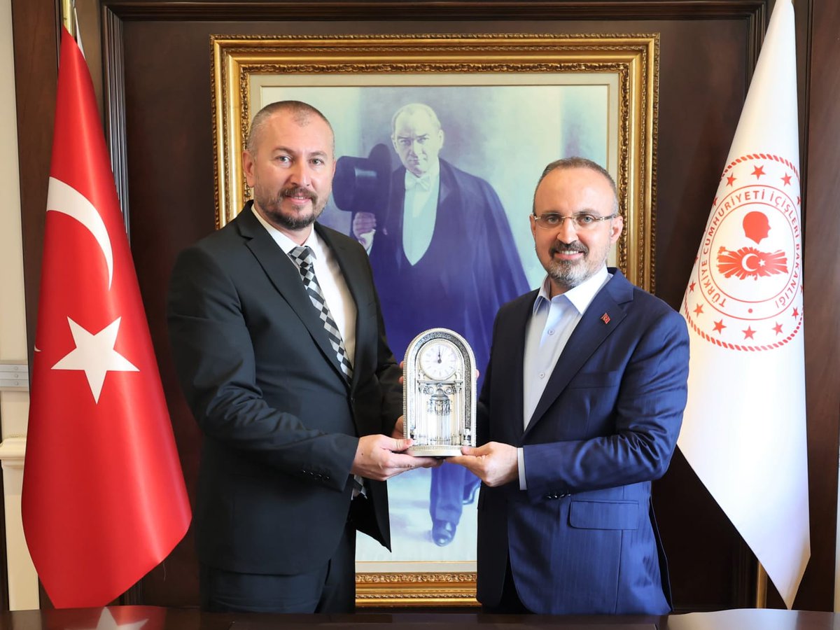 EGİOSB Müdürü Altınok, İç İşleri Bakan Yardımcısı Turan'ı ziyaret etti
Ezine Gıda İhtisas Organize Sanayi Bölgesi (EGİOSB) Müdürü Alper Altınok, İç İşleri Bakan Yardımcısı Bülent Turan'ı ziyaret etti.
<a href="/Alpraltnok/">Alper Altınok</a> <a href="/turanbulent/">Bülent TURAN</a>