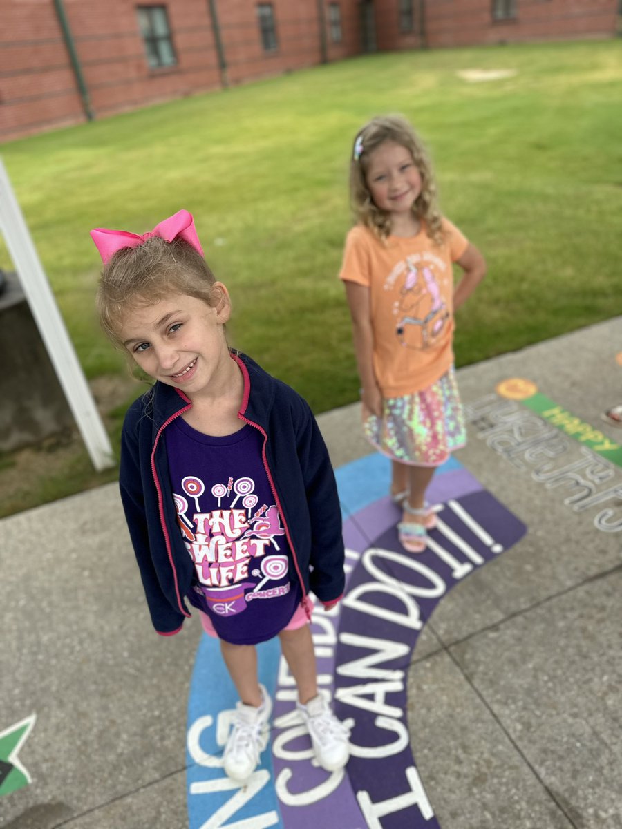 TweetDCS_LPS's tweet photo. The wet ground didn’t stop first graders from stretching their legs on the new sensory walk. We are grateful for our @LPS_PTO for providing this exciting activity. Thank you to Mrs. Nicole and Mrs. Sandy for painting our fabulous new walk. #beyondtalented #TeamDCS #LPSRocks https://t.co/N4u03c1WS2