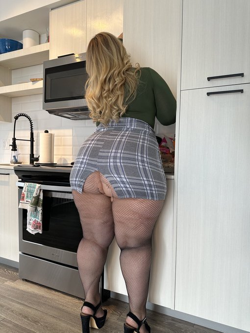 want some mac n cheese sweetie? https://t.co/LVfpYDxTs2