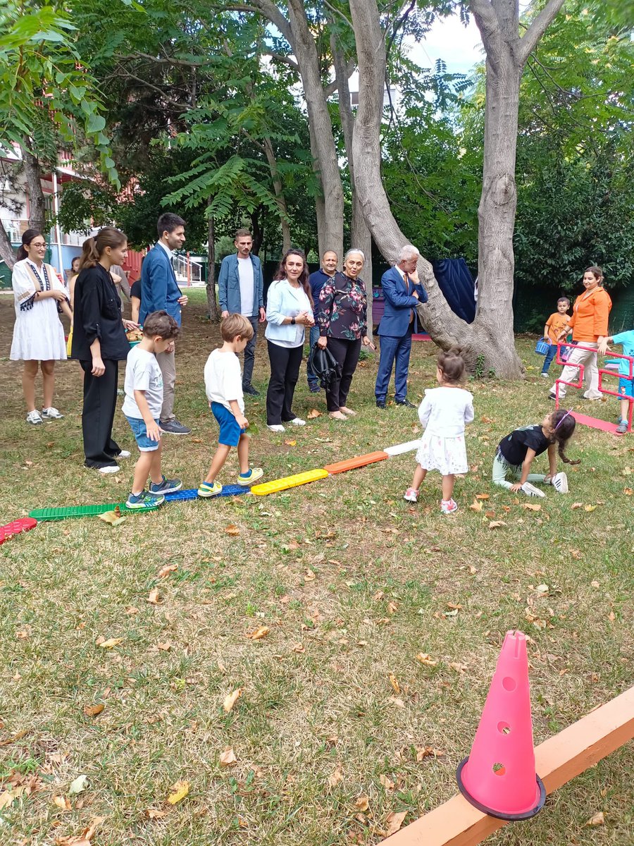Temel Eğitim Genel Müdürü Prof. Dr. Sayın Zarife SEÇER  hocamız  okulumuza ziyarette bulundular. İstanbul İL MEM yardımcımız <a href="/izekier53/">İrfan Zeki ER</a> , Güngören İlçe MEM <a href="/_ferhat_ozturk/">Ferhat Öztürk</a> ve  şube müdürümüz  Abdurrahman Ensari hocalarımızda bizlere eşlik ettiler.