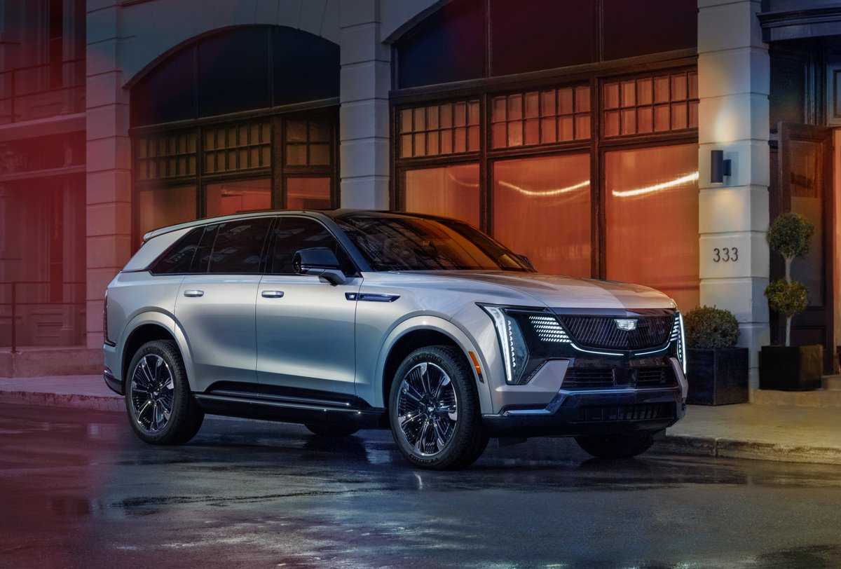 auto123's tweet photo. 𝗖𝗮𝗱𝗶𝗹𝗹𝗮𝗰 fait bouger les choses en dévoilant son nouveau modèle électrique 𝗘𝘀𝗰𝗮𝗹𝗮𝗱𝗲 𝗜𝗤 𝟮𝟬𝟮𝟱. 📷📷
📷 IG : Auto123_com
📷 https://t.co/YSxeqUGmMP
#Cadillac #Auto123 #CadillacEscaladeIQ2025 #CadillacCanada #Voitureélectrique https://t.co/XVtVE82XIL