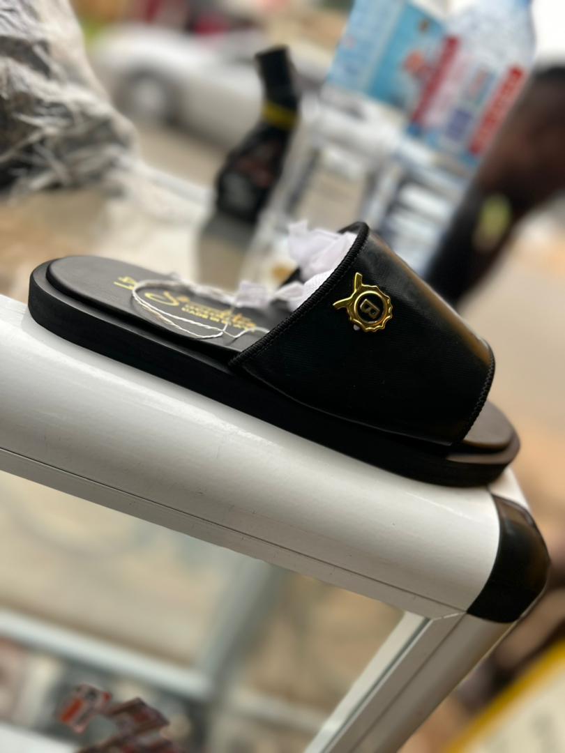 We got your back for every occasion with our Quality leather slippers.
The leather
The design
The smoothness to wear makes you stands out on any Occasion.

Price Ghc 120.00 inclusive delivery... To anywhere in Ghana 🇬🇭🇬🇭🇬🇭
WhatsApp or call us on 0555364825.