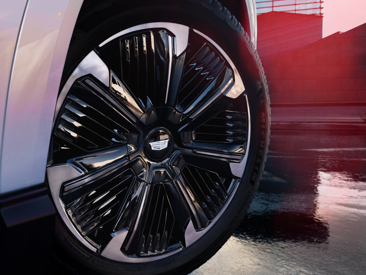 auto123's tweet photo. 𝗖𝗮𝗱𝗶𝗹𝗹𝗮𝗰 fait bouger les choses en dévoilant son nouveau modèle électrique 𝗘𝘀𝗰𝗮𝗹𝗮𝗱𝗲 𝗜𝗤 𝟮𝟬𝟮𝟱. 📷📷
📷 IG : Auto123_com
📷 https://t.co/YSxeqUGmMP
#Cadillac #Auto123 #CadillacEscaladeIQ2025 #CadillacCanada #Voitureélectrique https://t.co/XVtVE82XIL
