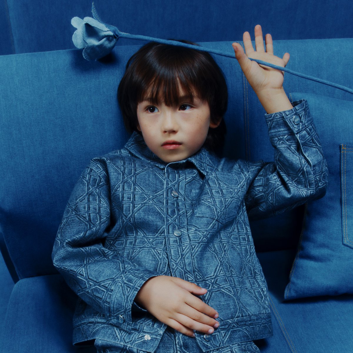 Dior's tweet photo. A world of melodies and style.
Discover the new #BabyDior range by Cordelia de Castellane, an ode to joy and playfulness featuring adorable Cannage motif denim looks and candy pink logo knits. Tap on the cards to join us on Instagram for more updates on the #BabyDior universe!