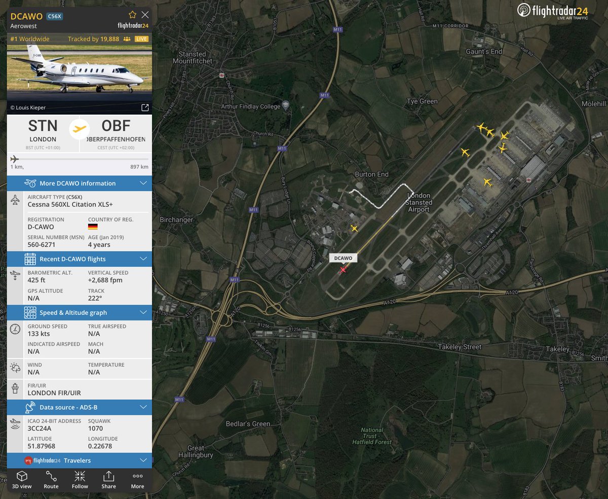 ⚽️✈️ Football fans are a special group. Nearly 20,000 people tracking this flight to Oberpfaffenhofen at take off, making it our most tracked flight right now. flightradar24.com/DCAWO/318bc780