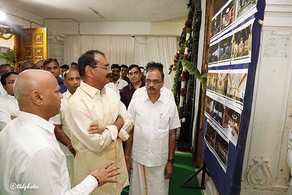 svbcttd's tweet photo. TTD CHAIRMAN PARTICIPATES IN SV MUSEUM DEVELOPMENT PUJA ( ఎస్వీ మ్యూజియం అభివృద్ధి పనుల పూజలో పాల్గొన్న టీటీడీ ఛైర్మన్ )
#svmuseum #ttdchairman #ttdeo #tirumala #SVBC https://t.co/Cl6F0622Wb