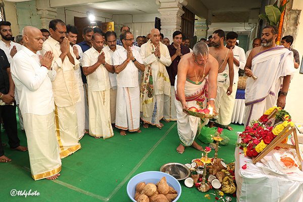 svbcttd's tweet photo. TTD CHAIRMAN PARTICIPATES IN SV MUSEUM DEVELOPMENT PUJA ( ఎస్వీ మ్యూజియం అభివృద్ధి పనుల పూజలో పాల్గొన్న టీటీడీ ఛైర్మన్ )
#svmuseum #ttdchairman #ttdeo #tirumala #SVBC https://t.co/Cl6F0622Wb