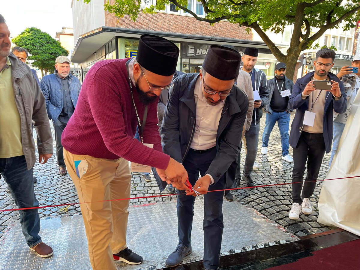AhmadiyyaDE's tweet photo. Islamausstellung der Ahmadiyya Muslim Jamaat mit Einblicken in die Geschichte des Islam in #Kiel.

https://t.co/OdFdZ01nR0

#MuslimeFürDeutschland #Islam #Ahmadiyya https://t.co/lP9UZICtxw