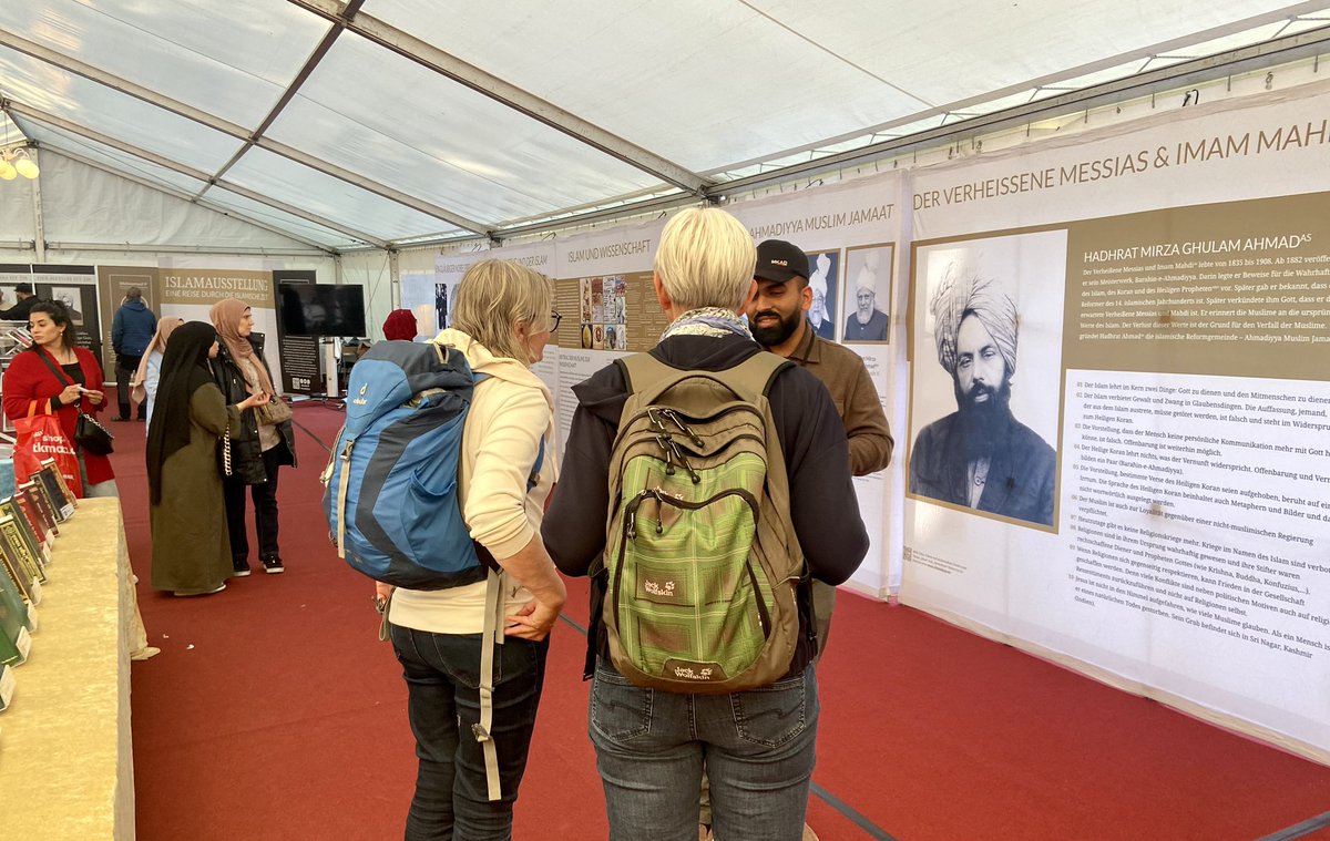 AhmadiyyaDE's tweet photo. Islamausstellung der Ahmadiyya Muslim Jamaat mit Einblicken in die Geschichte des Islam in #Kiel.

https://t.co/OdFdZ01nR0

#MuslimeFürDeutschland #Islam #Ahmadiyya https://t.co/lP9UZICtxw