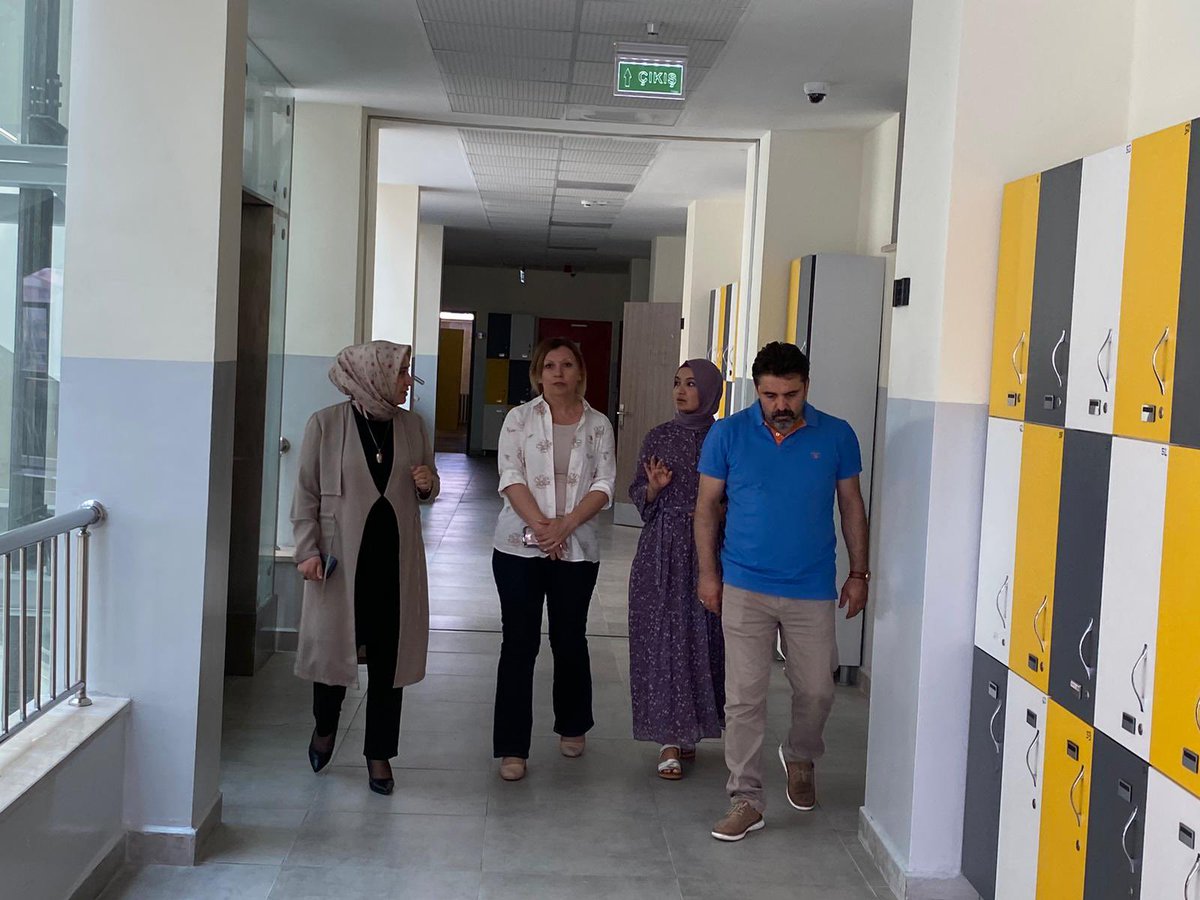 İlçe Millî Eğitim Müdürümüz Sn.Elif Özbek ile Şube Müdürlerimiz Sn.Behrin Sapan ve Sn.Serkan Topbaş, Mamak Fen Lisemizi ziyaret ettiler.
#eğitimdeparlayanyıldızmamak 
<a href="/tcmeb/">Millî Eğitim Bakanlığı</a> <a href="/Yusuf__Tekin/">Yusuf Tekin</a> 
<a href="/kocakysr/">Yaşar Koçak</a> 
<a href="/elifozbek36/">Elif Özbek🇹🇷</a> <a href="/behrin_sapan/">Behrin Sapan</a> <a href="/srkntpbs72/">Serkan TOPBAŞ</a>