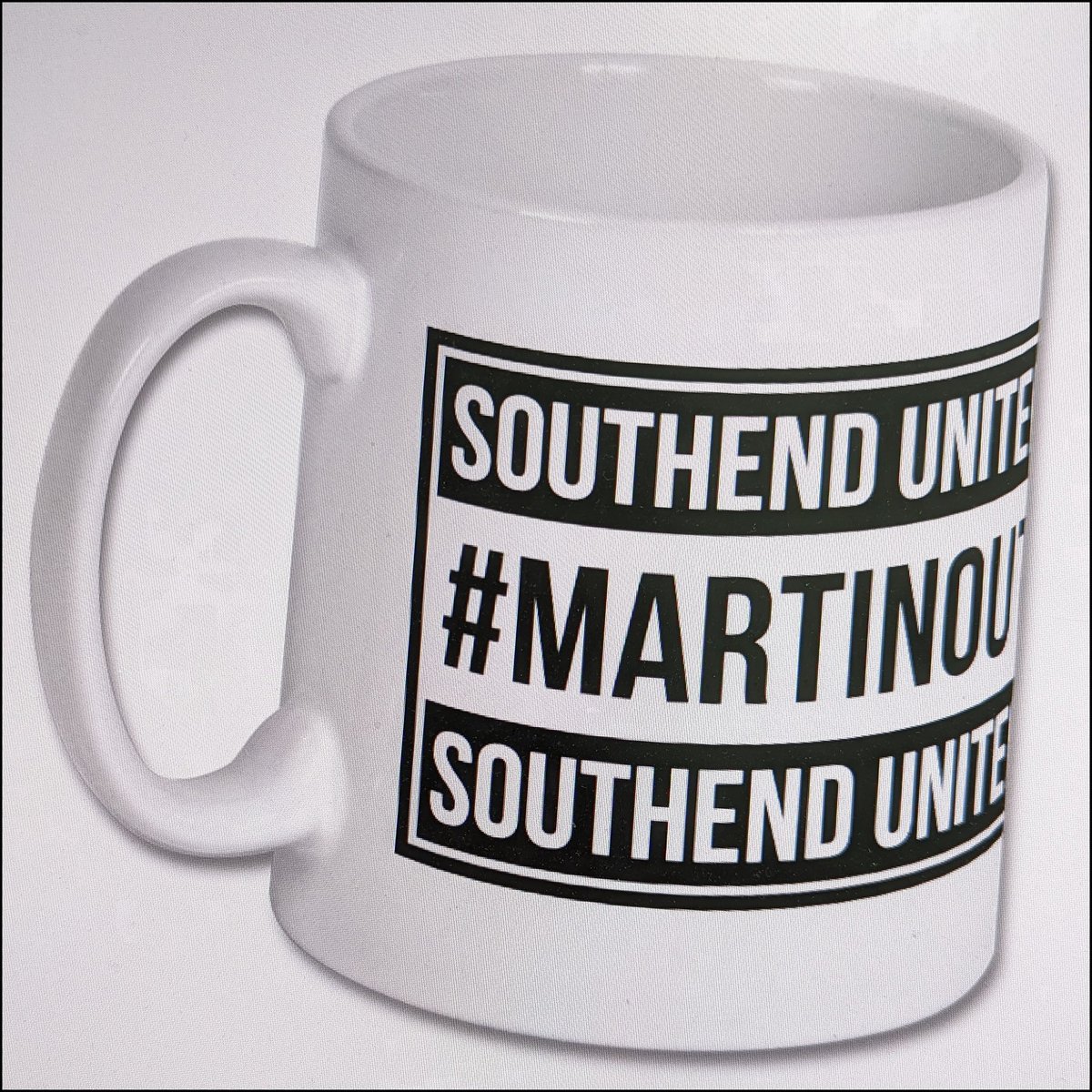 The Southend United #martinout mug giveaway ...Part 2.

You know what to do Shrimpers ...but please remember to RT and shout about it from anywhere on the A13