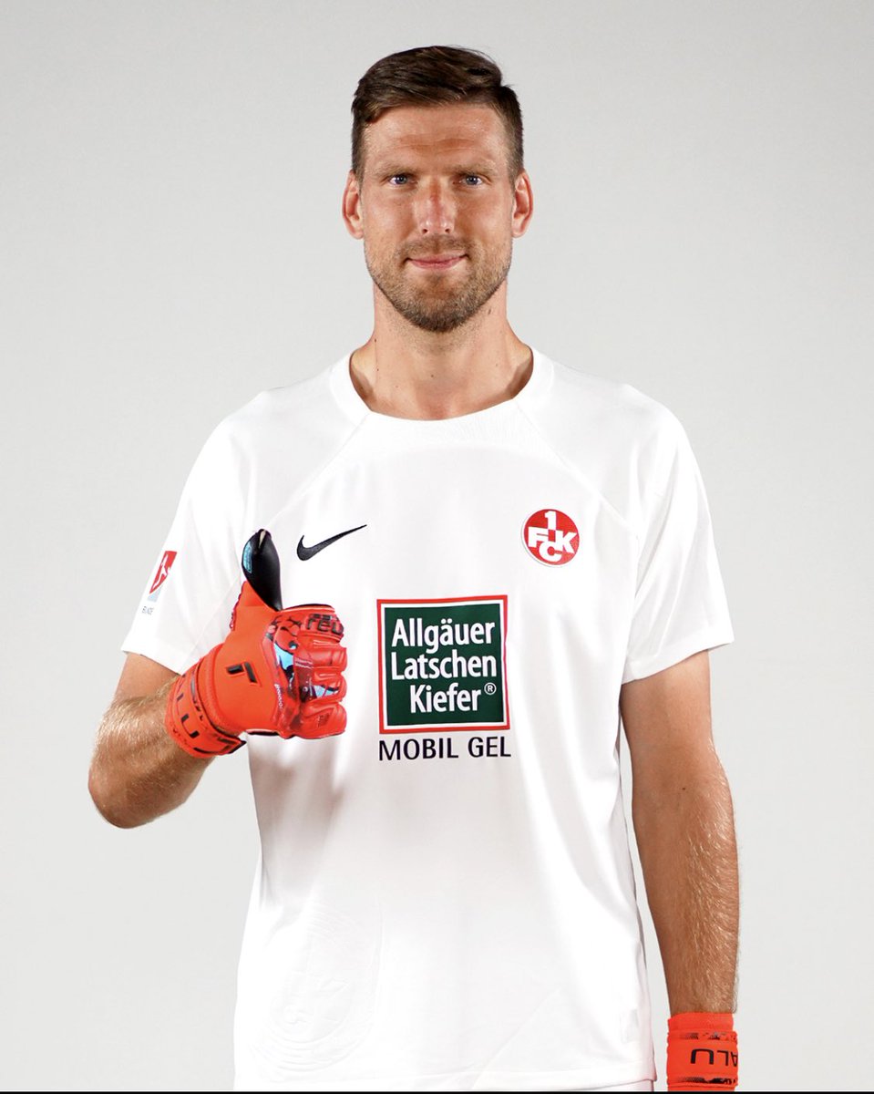 Das letzte was Harry Kane in der 2. DFB-Pokal-Runde sieht bevor er außerhalb des 16ers mies weggeflext wird #betze