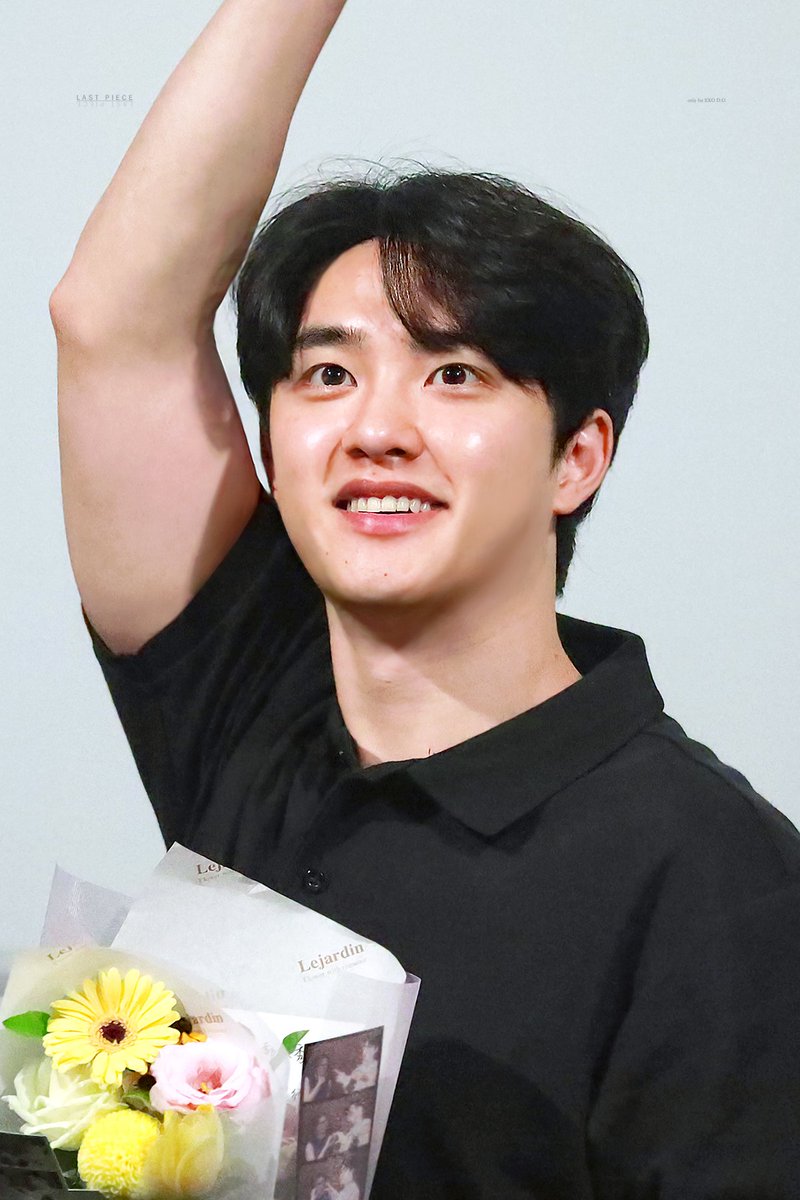 lastpiece_DO's tweet photo. 230806 
인사 붕붕방방👀👋👋👋💕💕💕

#도경수 #디오 #DohKyungSoo #DO(D.O.) #EXO #더문 https://t.co/QTcUg2wt6V