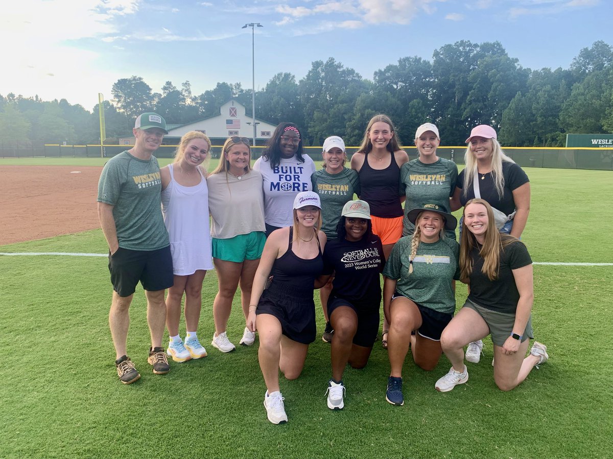 Such a JOY to have so many alumni at our game last night. Love them all and so proud of WHO they are!
#OneBody
<a href="/WesleyanWolves/">Wesleyan Wolves</a> <a href="/WesleyanAlumni/">WesleyanAlumni</a>