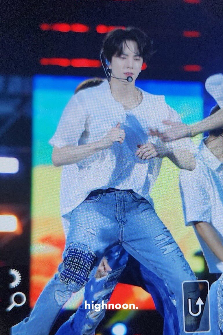 highnoon808's tweet photo. 230811 #영훈 #younghoon

K-POP SUPER LIVE❤️ https://t.co/Tijc7JYXUb